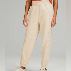 Lululemon sz 0 Braided Detail High-Rise Jogger White Opal Pants Lace-Up Detail